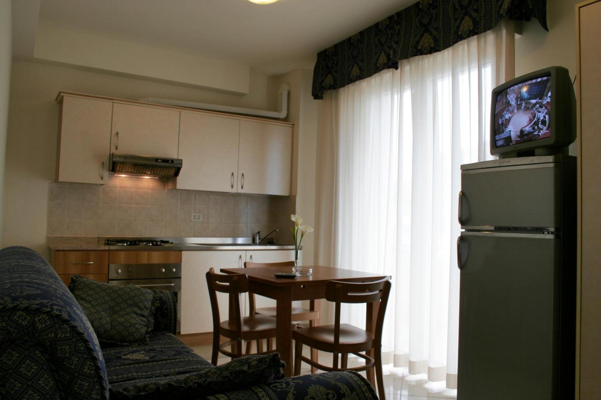 Residence Olimpo Rimini Kültér fotó