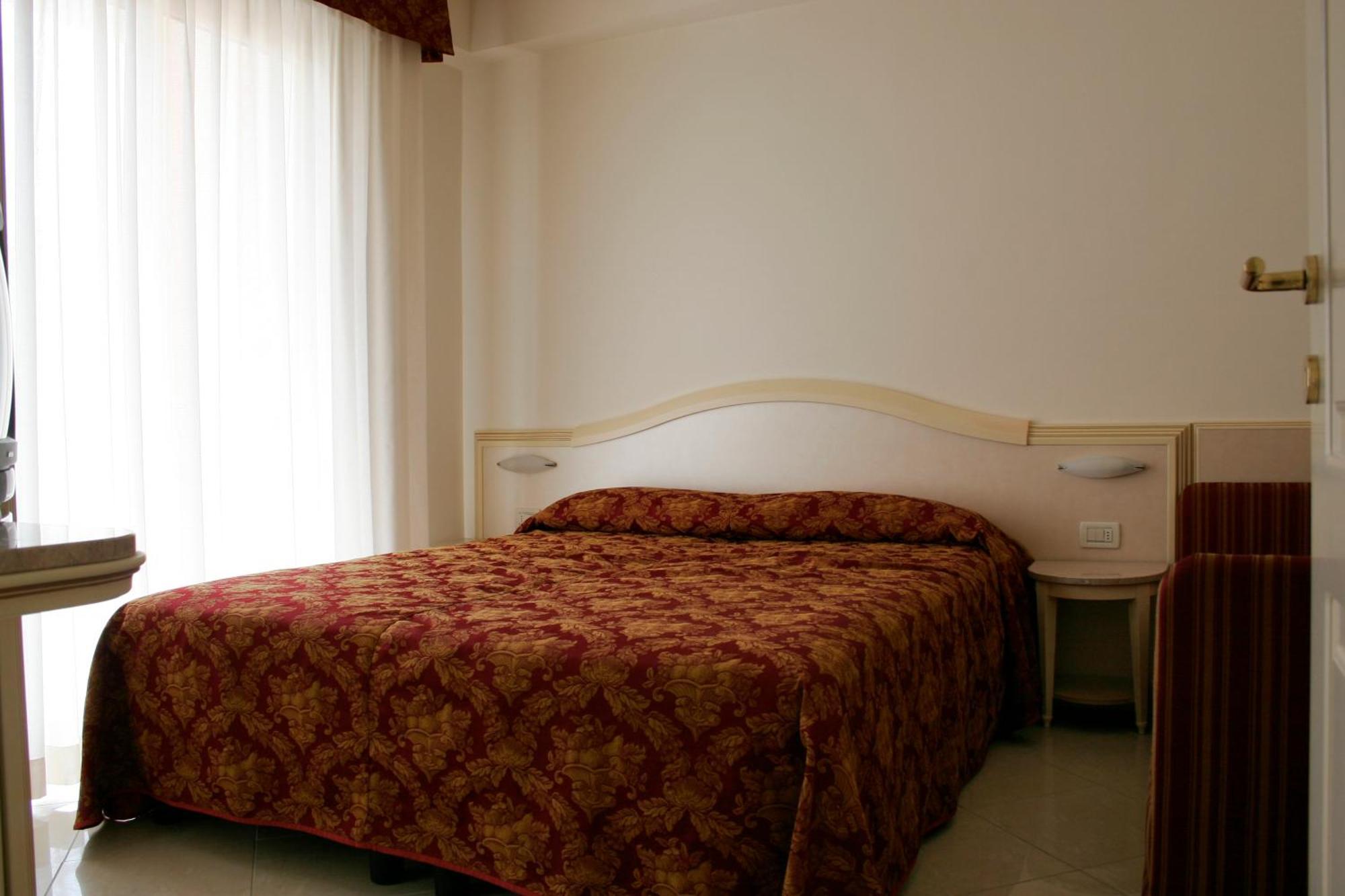 Residence Olimpo Rimini Kültér fotó